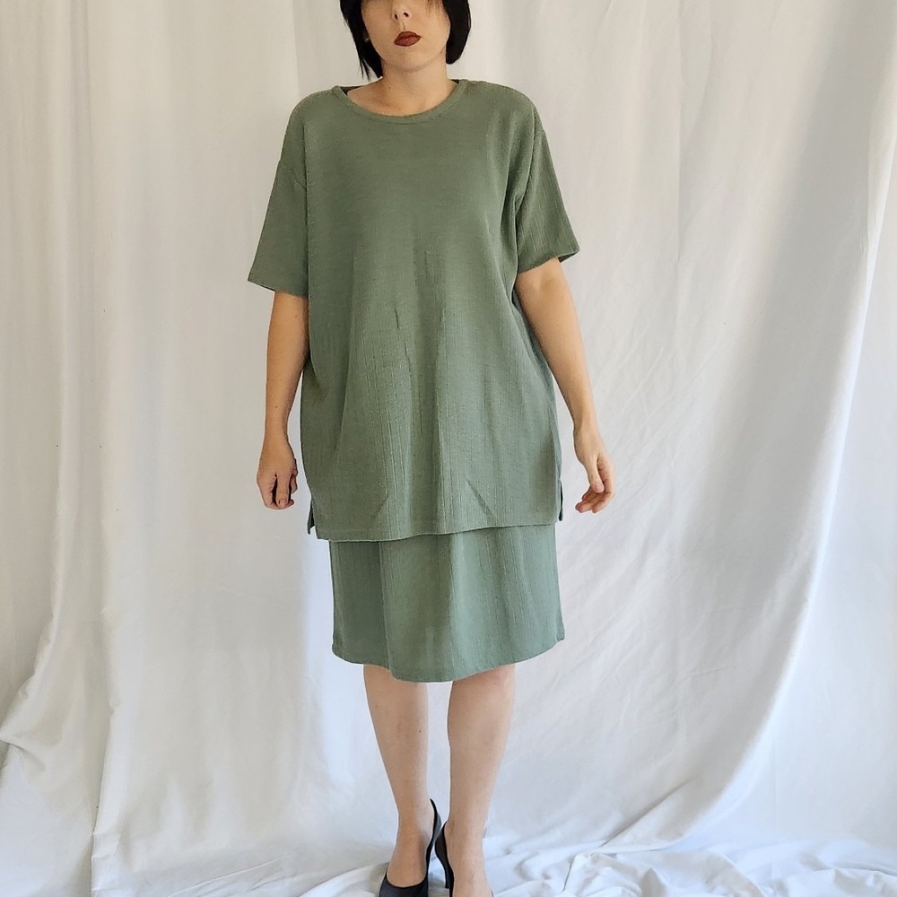 90s Green Tee andโ Skirt Set